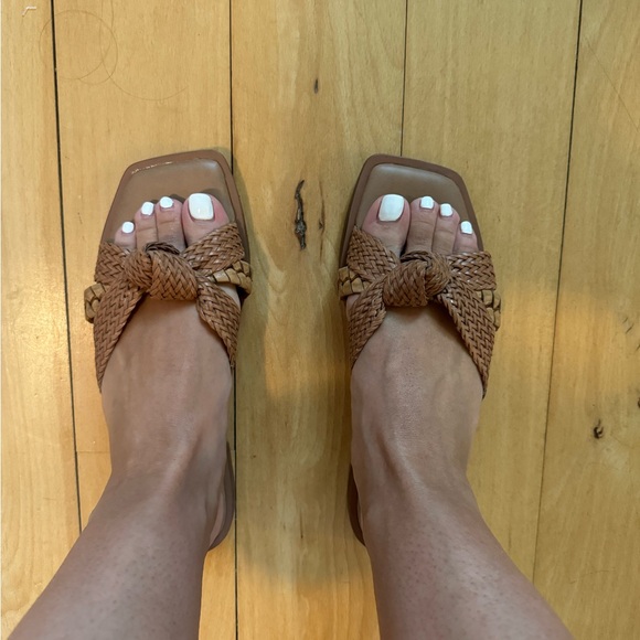 STEVE MADDEN | Brown/Tan Knot Sandal - Picture 4 of 5